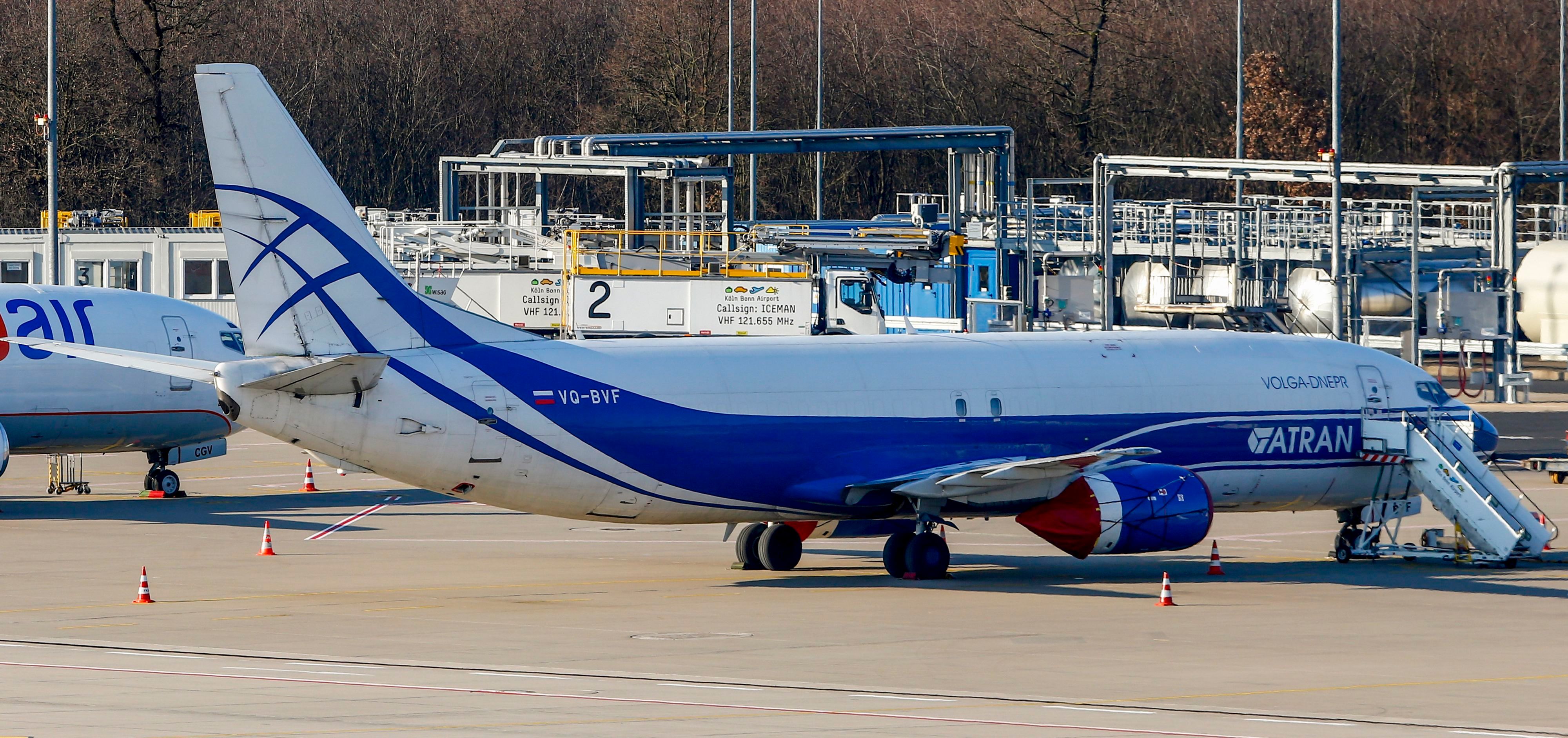 Die Maschine der russischen Frachtfluggesellschaft Atran steht seit 2022 auf dem Flughafen Köln/Bonn (Archivfoto).