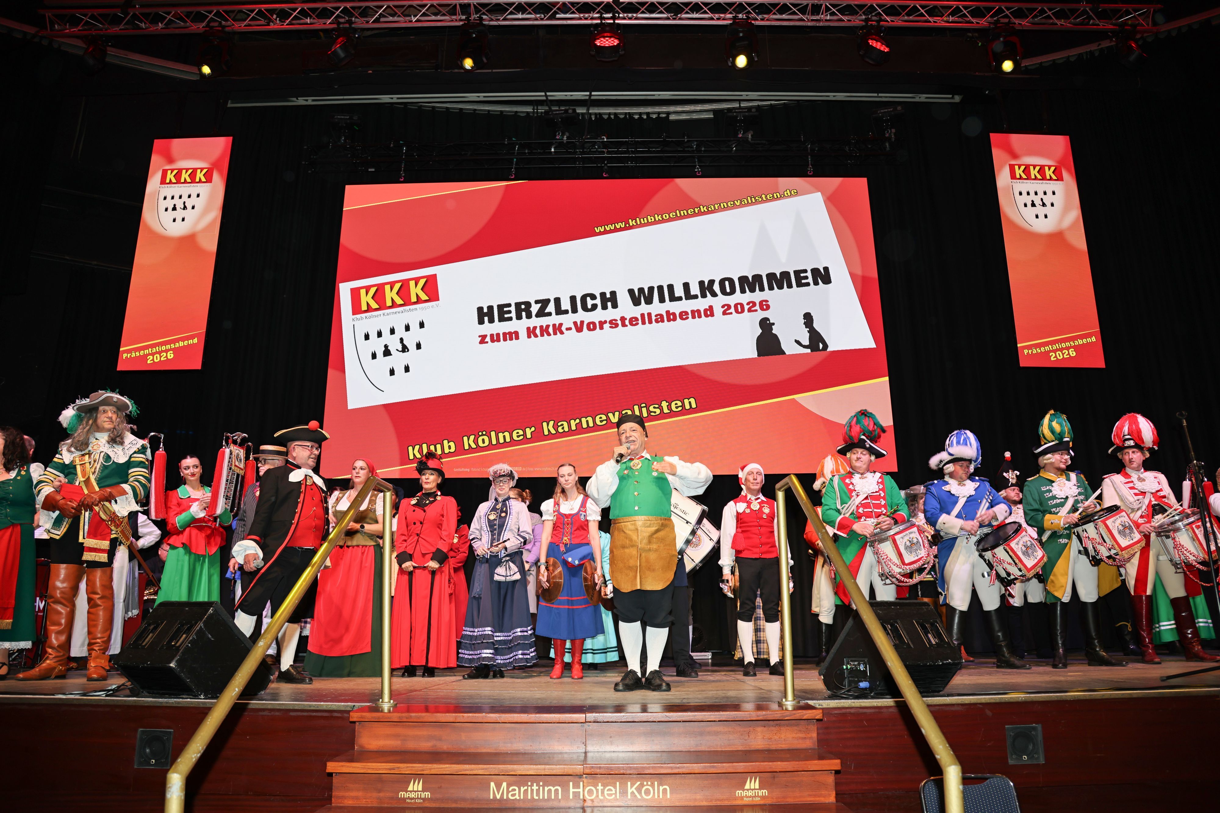 Die Fidelen Kölschen auf der Maritim-Bühne.