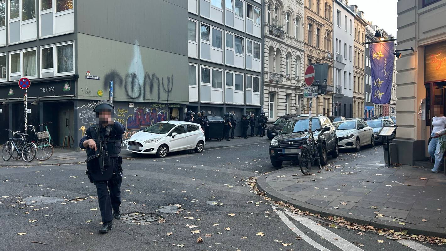 Polizei am Rathenauplatz