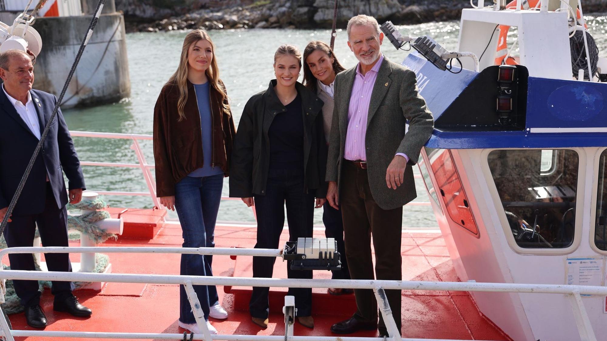 Spanische Königsfamilie besucht Llanes