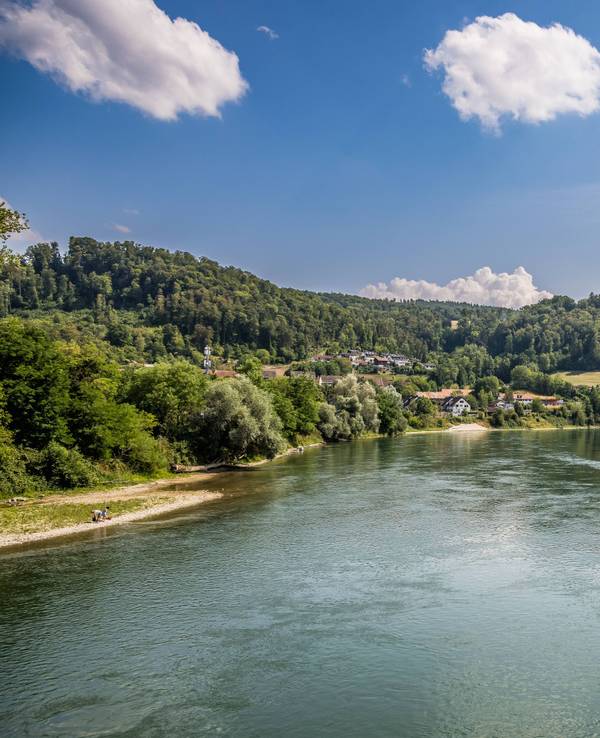 Der Rhein an der Grenze zwischen der Schweiz und Deutschland