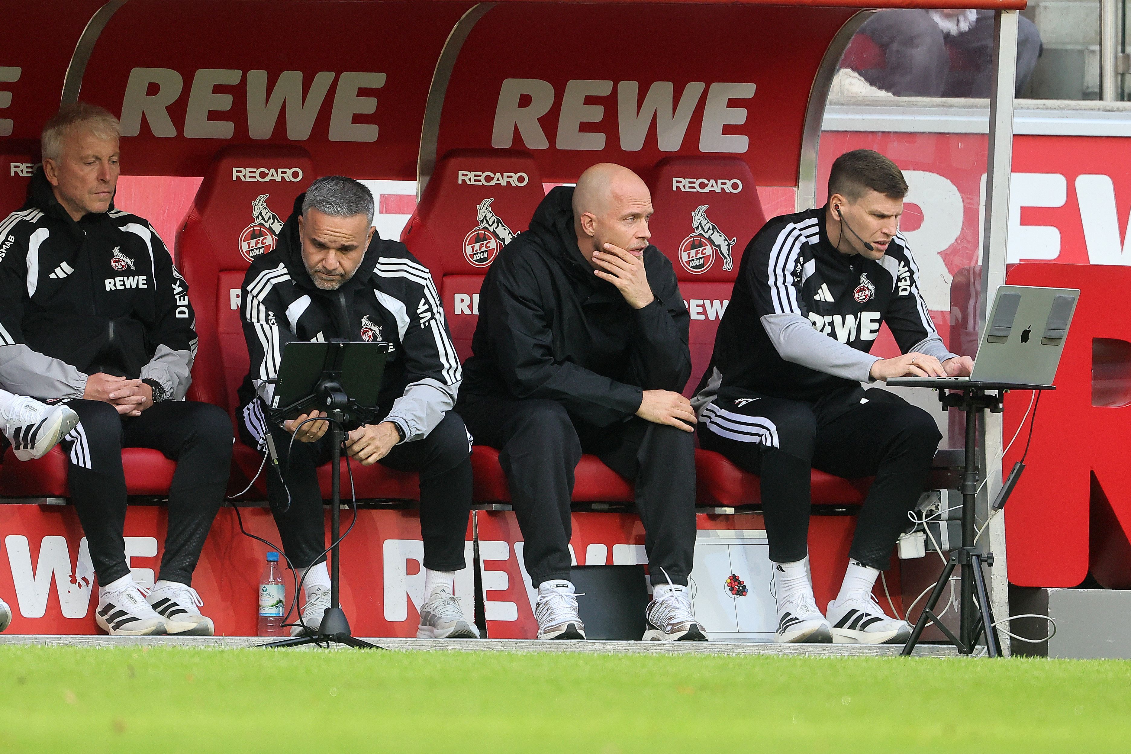 Der FC-Trainerstab mit René Wagner.