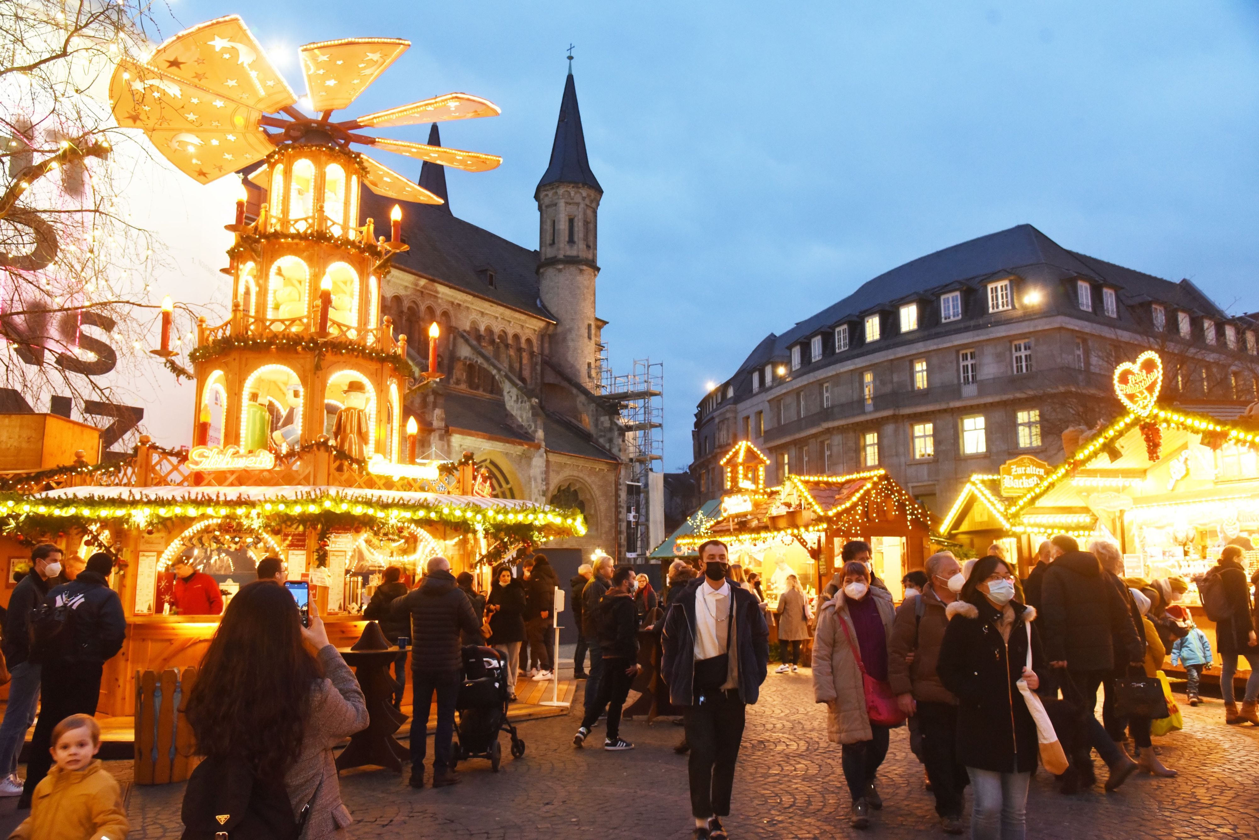 Weihnachtsmarkt auf dem Bonner Münsterplatz