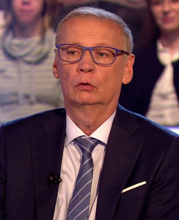 Günther Jauch schaute verblüfft zweifelnd, als ein Kandidat bei ihm ein hohes Antworttempo anschlug. Zu hoch? (Bild: RTL)