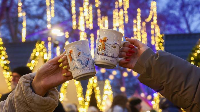 Der Weihnachtsmarkt „Markt der Engel“ auf dem Neumarkt.