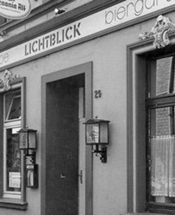 Ein altes Foto zeigt die Kneipe Lichtblick von außen.