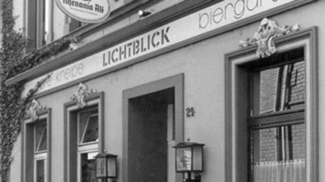 Ein altes Foto zeigt die Kneipe Lichtblick von außen.