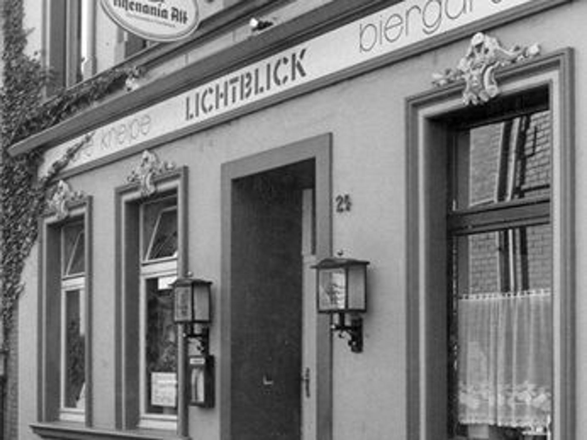 Ein altes Foto zeigt die Kneipe Lichtblick von außen.