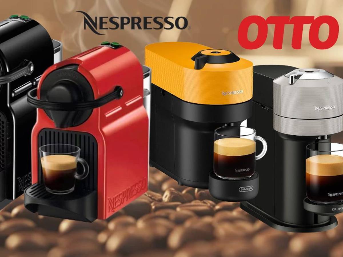 Mehrere Nespresso-Kaffeemaschinen von DeLonghi und Krups in verschiedenen Farben (weiß, schwarz, rot) und Modellen (Inissia, Vertuo Next) vor einem Hintergrund mit Kaffeebohnen.