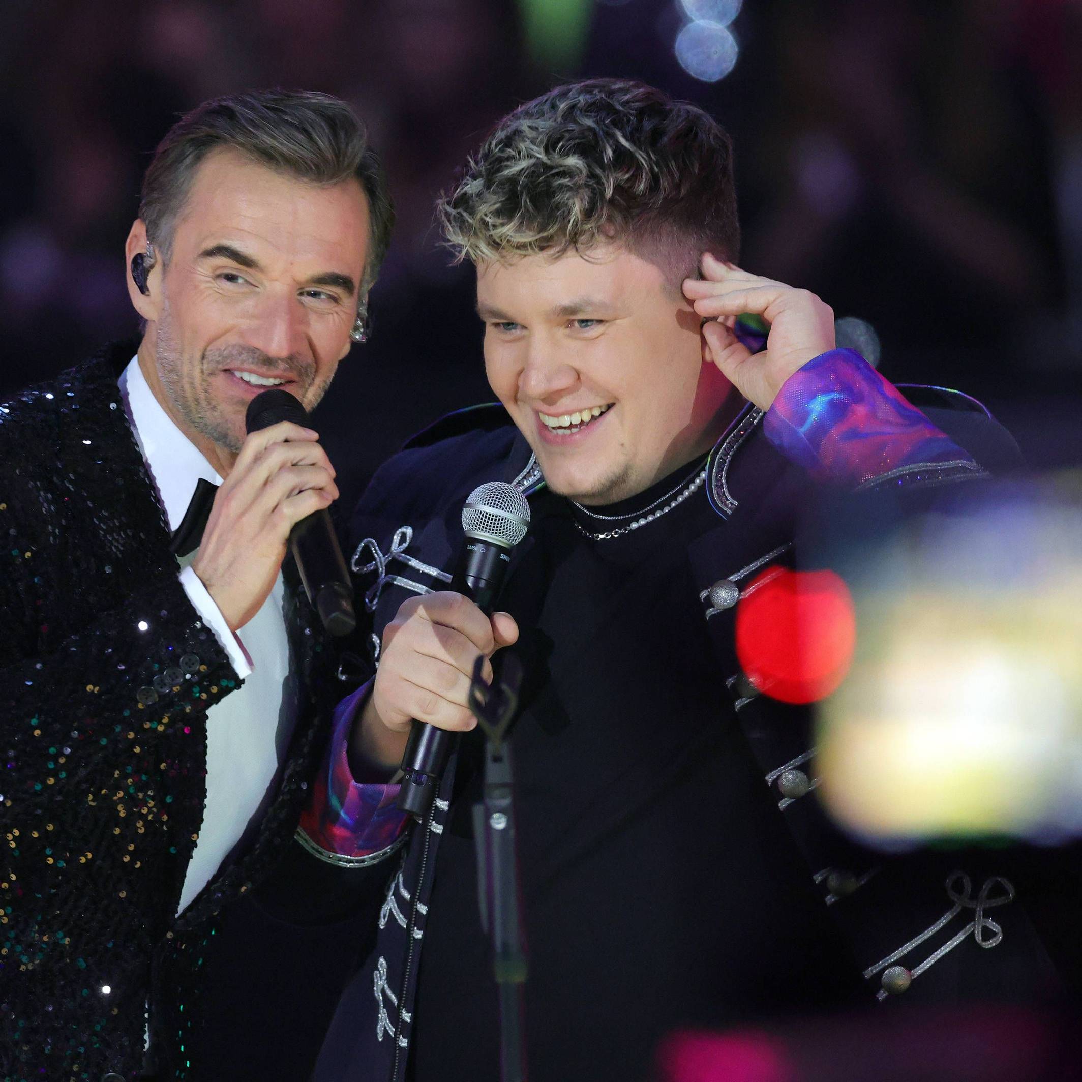 Florian Silbereisen singt mit Florian Hertel Sänger und Frontmann der Band Druckluft beim Silvester-Schlagerboom 2026