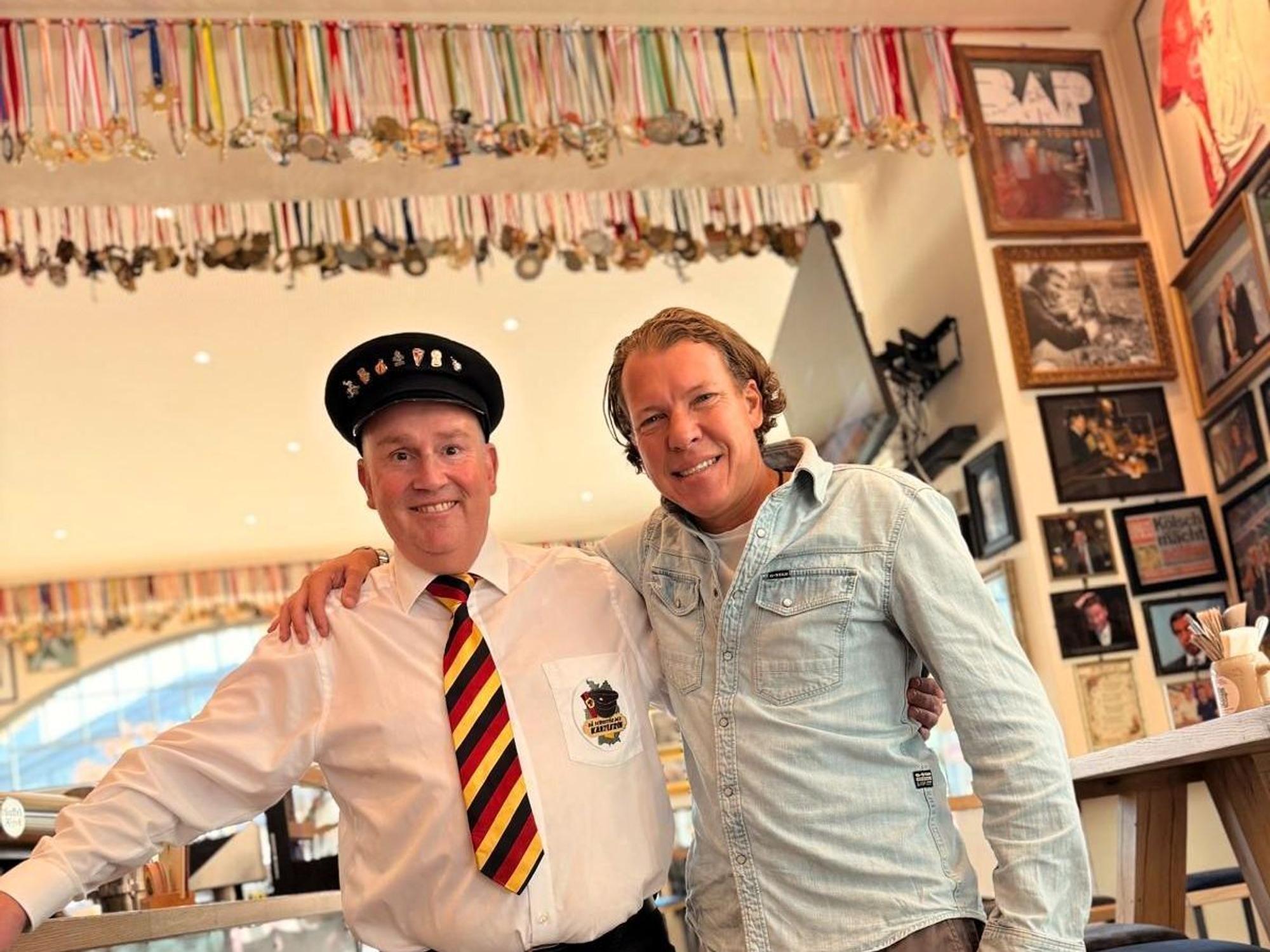 Jens Singer zusammen mit Jörn Peter Brinkmann in der Ständigen Vertretung.