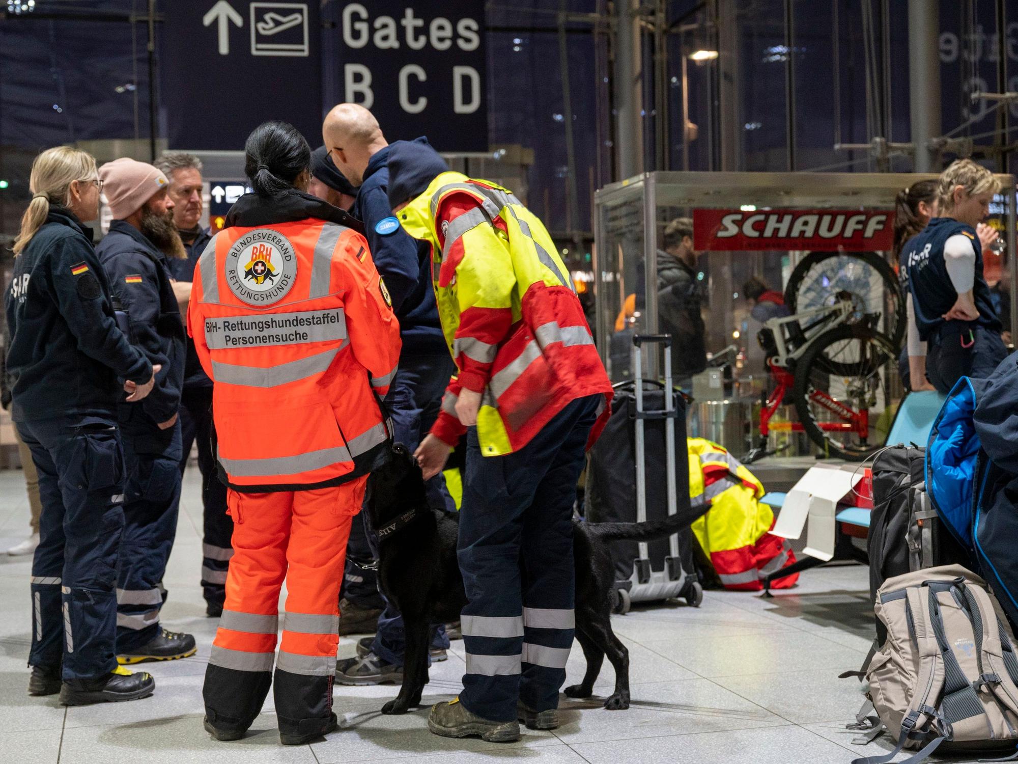 Rettungskräfte am Flughafen Köln/Bonn (Symbolfoto)