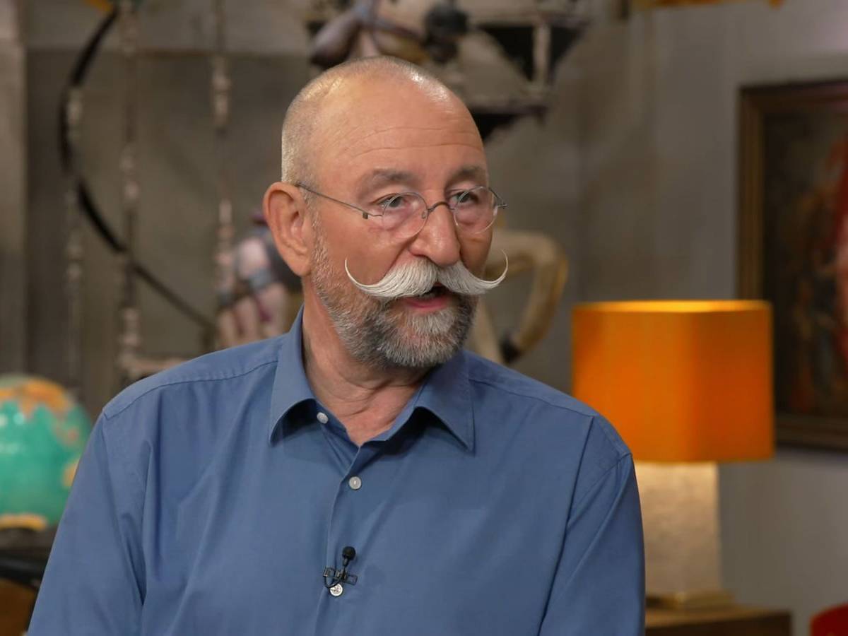 „Das habe ich häufig gesehen mit Hunden tatsächlich“, erinnerte sich der Moderator. „Mit Hunden, mit Ziegen hat man das gemacht damals“, bestätigte Deutschmanek. „Das, was zugehört hat und brav war, konntest du da vorspannen und damit fahren“, wusste der Experte.
(Bild: ZDF)