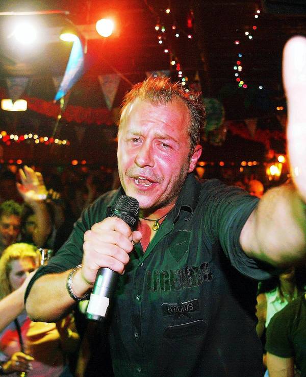 Willi Herren (†45) tritt bei einer Mallorca-Party in der „Wiener Steffie“ auf (Archivfoto).