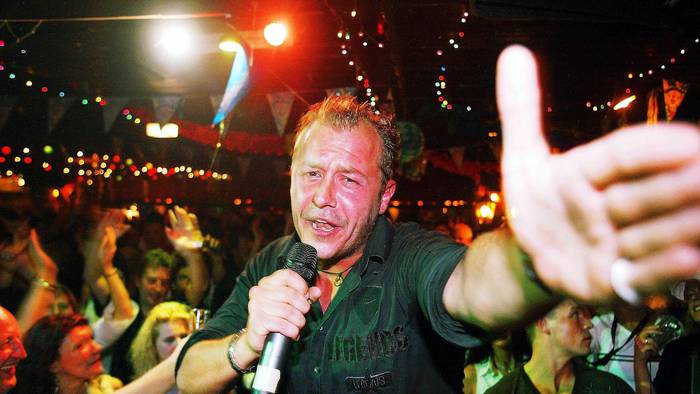 Willi Herren (†45) tritt bei einer Mallorca-Party in der „Wiener Steffie“ auf (Archivfoto).