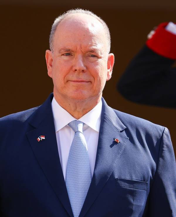 Fürst Albert II. und Fürstin Charlène trauern um ein Mitglied der monegassischen Fürstenfamilie. (Bild: 2025 Getty Images/Marc Piasecki)