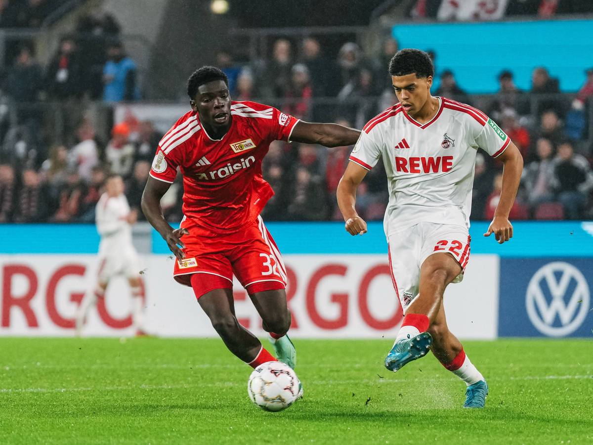 Zweikampf zwischen Mekhi Gray und Jahmai Simpson-Pusey.