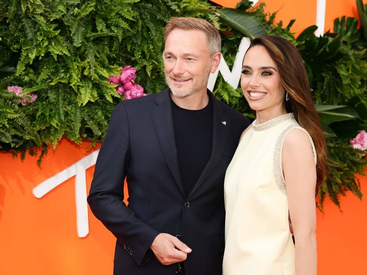 Im Podcast „Tigges trifft“ hat Franca Lehfeldt über die Entscheidung ihres Ehemanns Christian Lindner gesprochen, sich aus der Politik zurückzuziehen. (Bild: 2025 Getty Images/Andreas Rentz)
