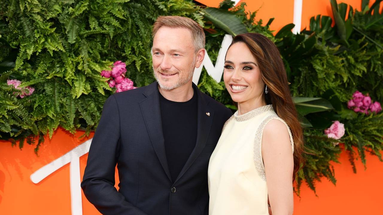 Im Podcast „Tigges trifft“ hat Franca Lehfeldt über die Entscheidung ihres Ehemanns Christian Lindner gesprochen, sich aus der Politik zurückzuziehen. (Bild: 2025 Getty Images/Andreas Rentz)