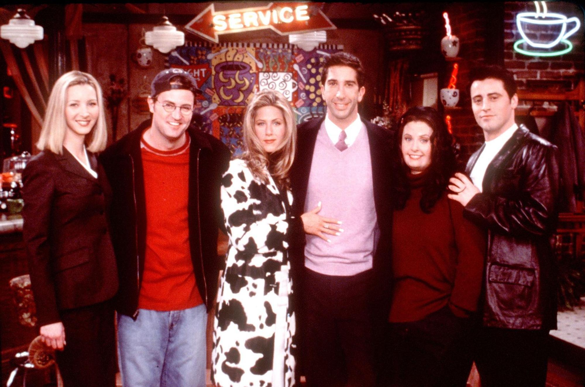 Lisa Kudrow (von links), der 2023 verstorbene Matthew Perry, Jennifer Aniston, David Schwimmer, Courteney Cox Arquette und Matt Leblanc waren die Gesichter der Sitcom „Friends“. (Bild: Getty Images)