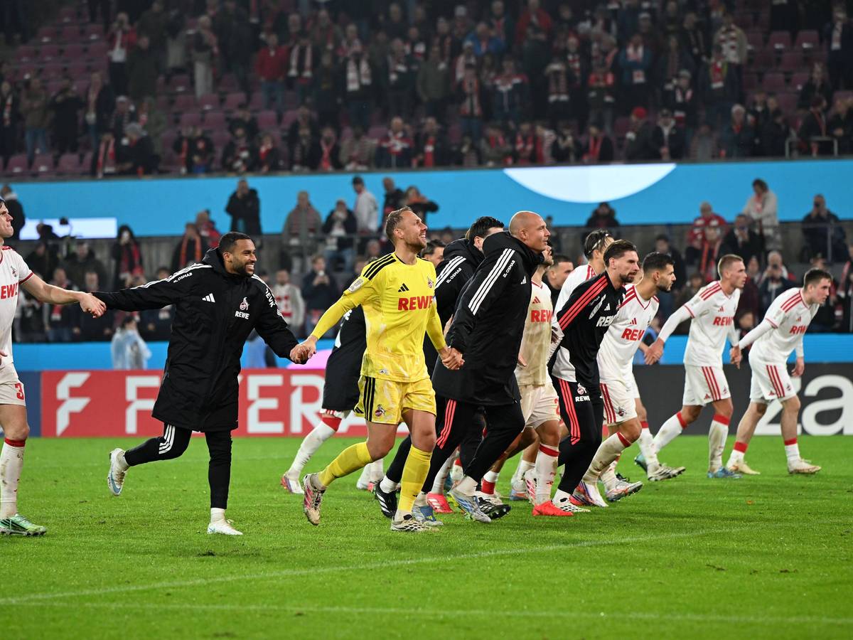 Jubel der Spieler des 1. FC Köln im DFB-Pokal.