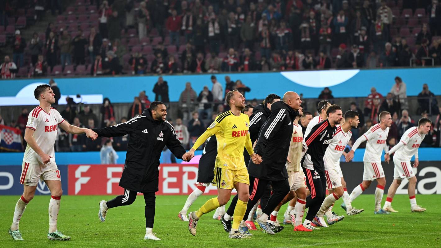 Jubel der Spieler des 1. FC Köln im DFB-Pokal.