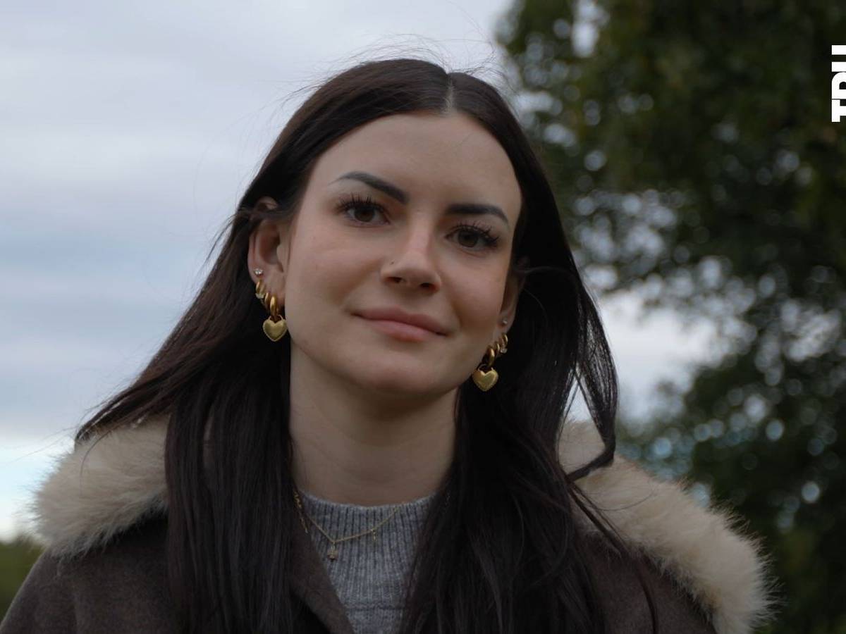Jasmine leidet an der chronischen Darmerkrankung Colitis ulcerosa. Im Film „Tru Doku: Windel mit 21“ erzählt sie ihre Geschichte. (Bild: ZDF)