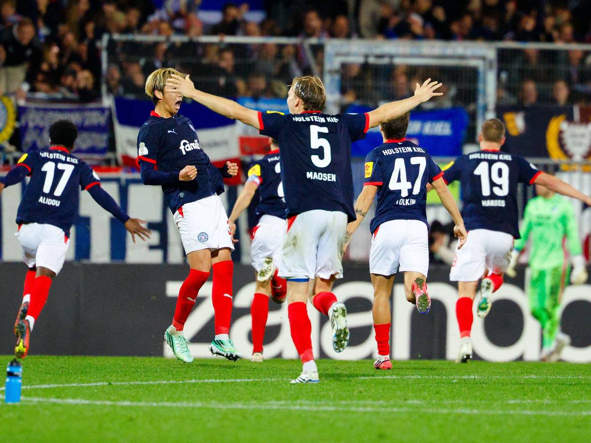 Jubel im Elfmeterschießen bei Holstein Kiel.