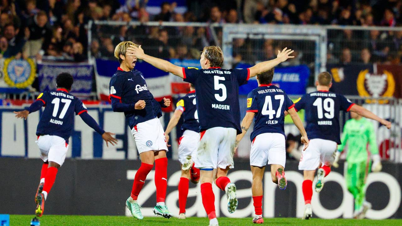 Jubel im Elfmeterschießen bei Holstein Kiel.