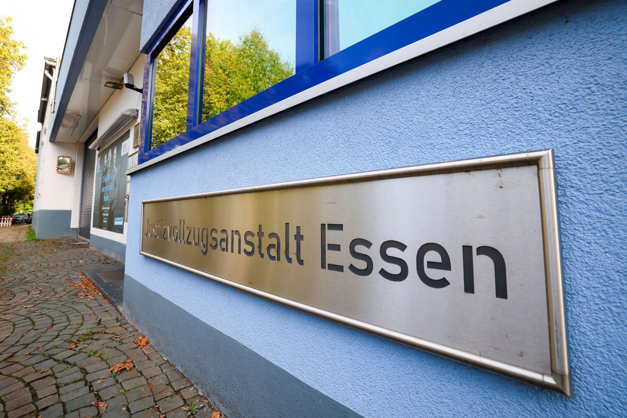 Essener JVA-Bediensteter soll Handys eingeschmuggelt haben | Express