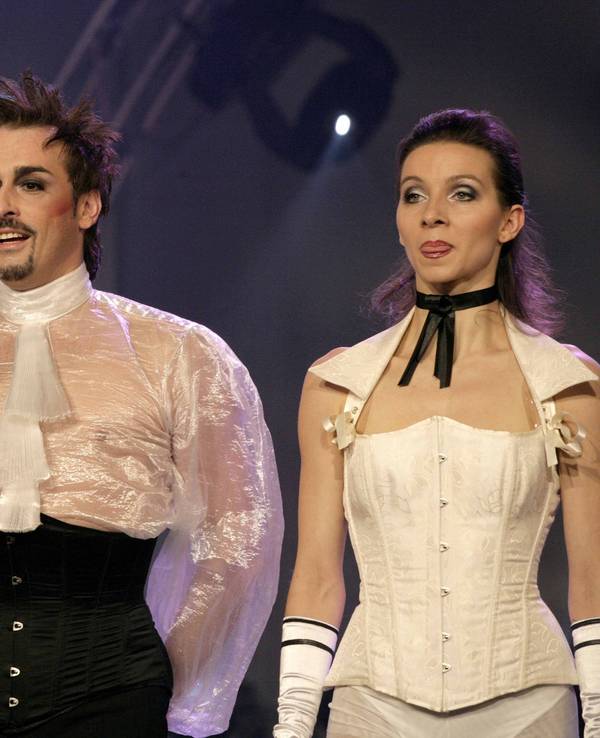 Tänzer André Höhl steht auf der Bühne bei der TV-Aufzeichnung der MDR-Show „Musik für Sie“.