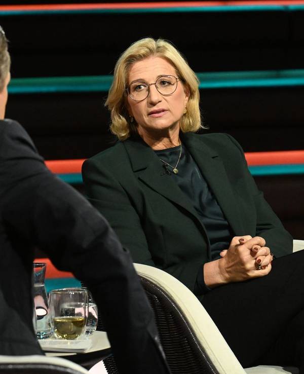 Am Dienstagabend hakte Markus Lanz ganz konkret bei Anke Rehlinger nach: „Sie schließen das mit der Bundesparteichefin aus?“ (Bild: Cornelia Lehmann / ZDF)