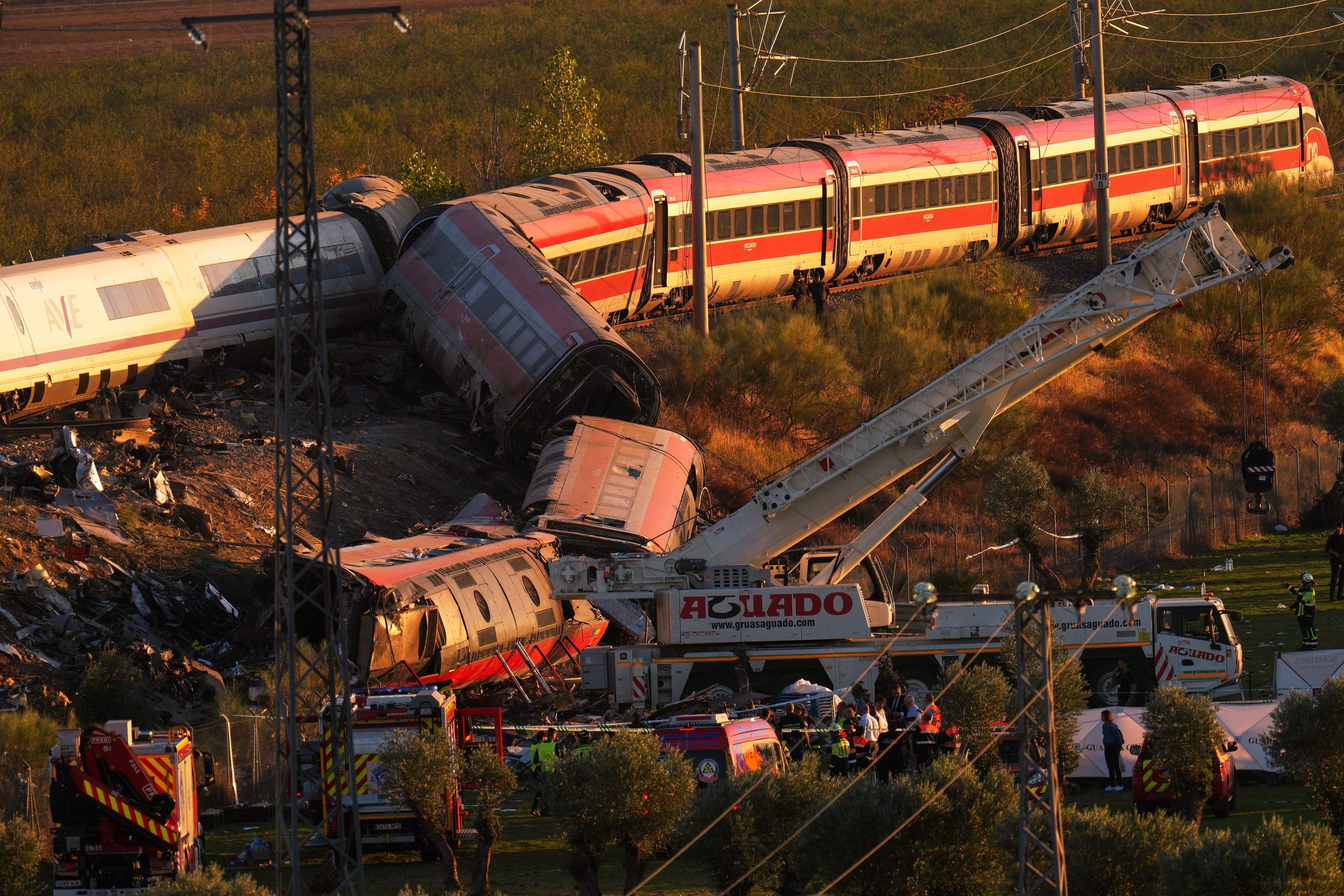 Unfallstelle nach dem Zugunfall in Spanien.