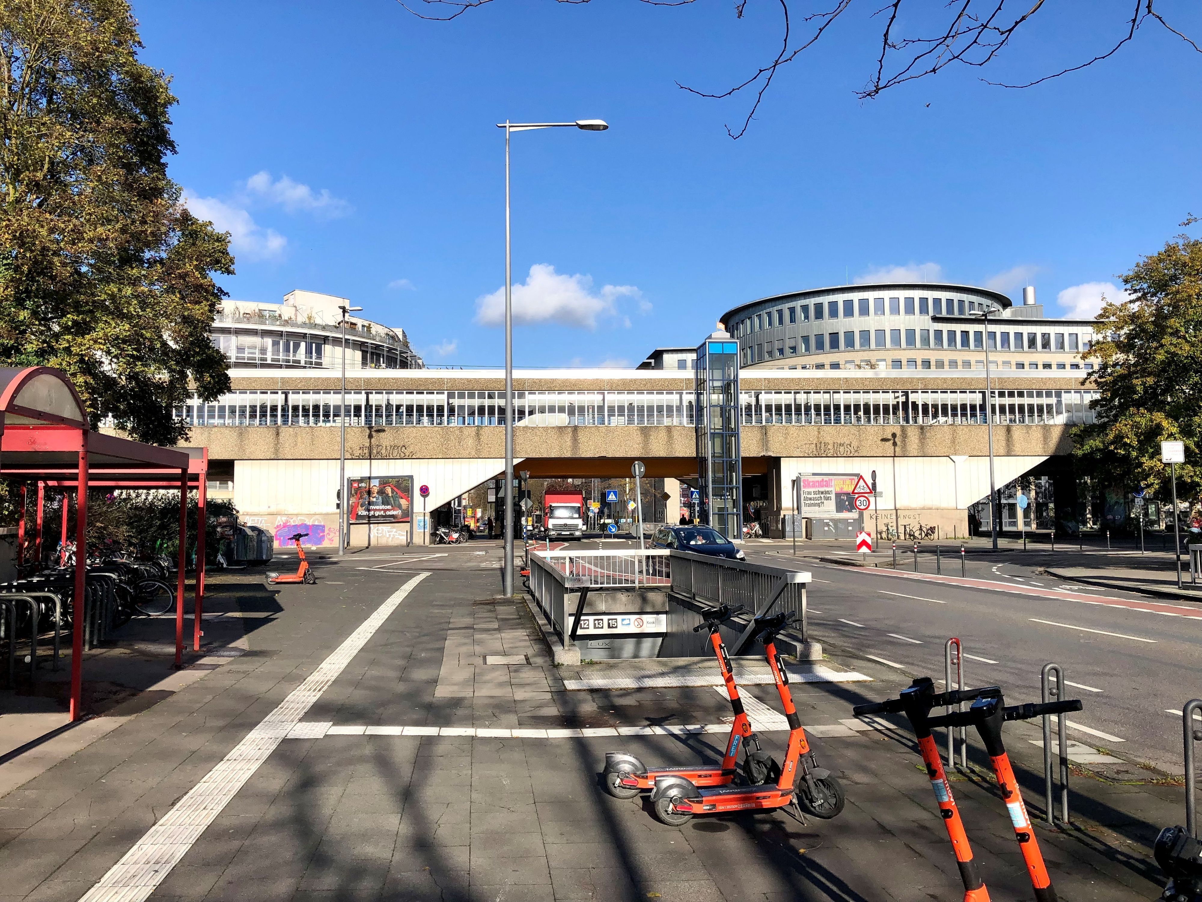Das Umfeld der KVB-Haltestelle Neusser Straße/Gürtel soll neu gestaltet werden.