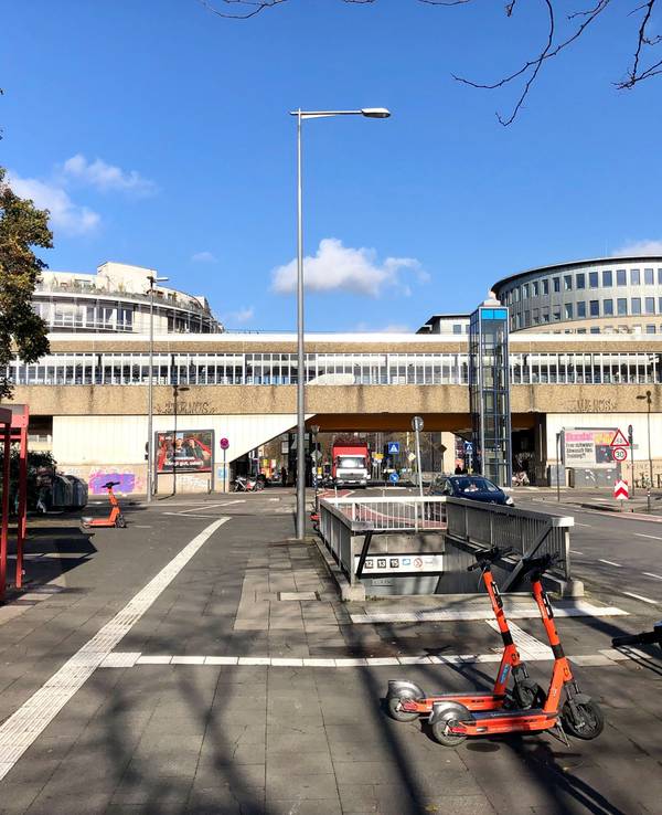 Das Umfeld der KVB-Haltestelle Neusser Straße/Gürtel soll neu gestaltet werden.