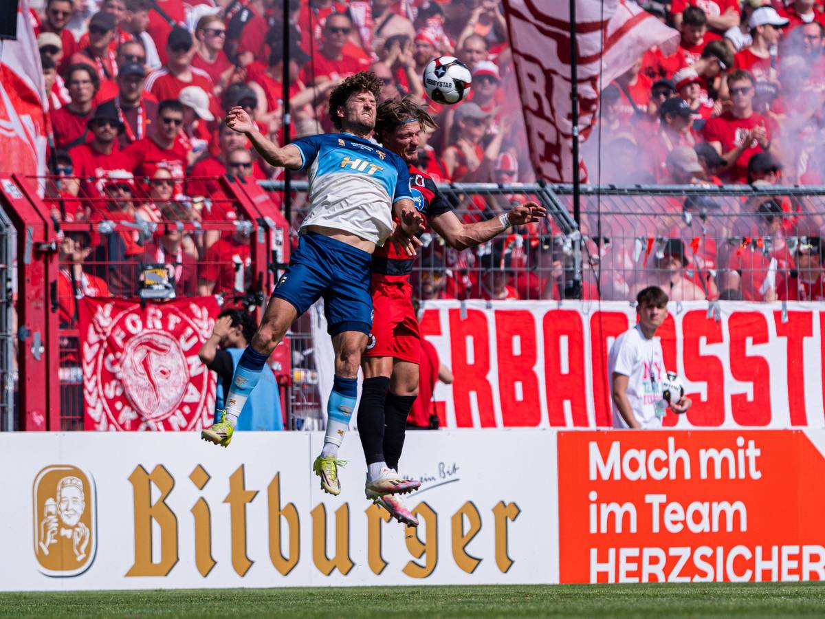 Viktoria Köln gegen Fortuna Köln im Sportpark Höhenberg