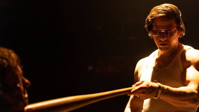 Die Figur des Gregory Scarpia (Mark Wahlberg) basiert auf einem berüchtigten Mafia-Auftragsmörder, der auch als Informant für das FBI arbeitete. (Bild: 2026 Paramount Pictures/Plaion/Eli Ade)