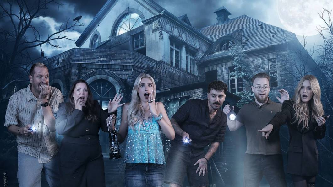 Diese sechs Promis stellen sich in der neuen Show „In the Dark - Wer übersteht die Nacht?“ dem Grusel-Experiment (von links): Pascal Hens, Paula Lambert, Juna Klee, Sanijel Jakimovski, Karsten Robert und Mirja Du Mont. (Bild: Joyn/ Johanna Sustmann)