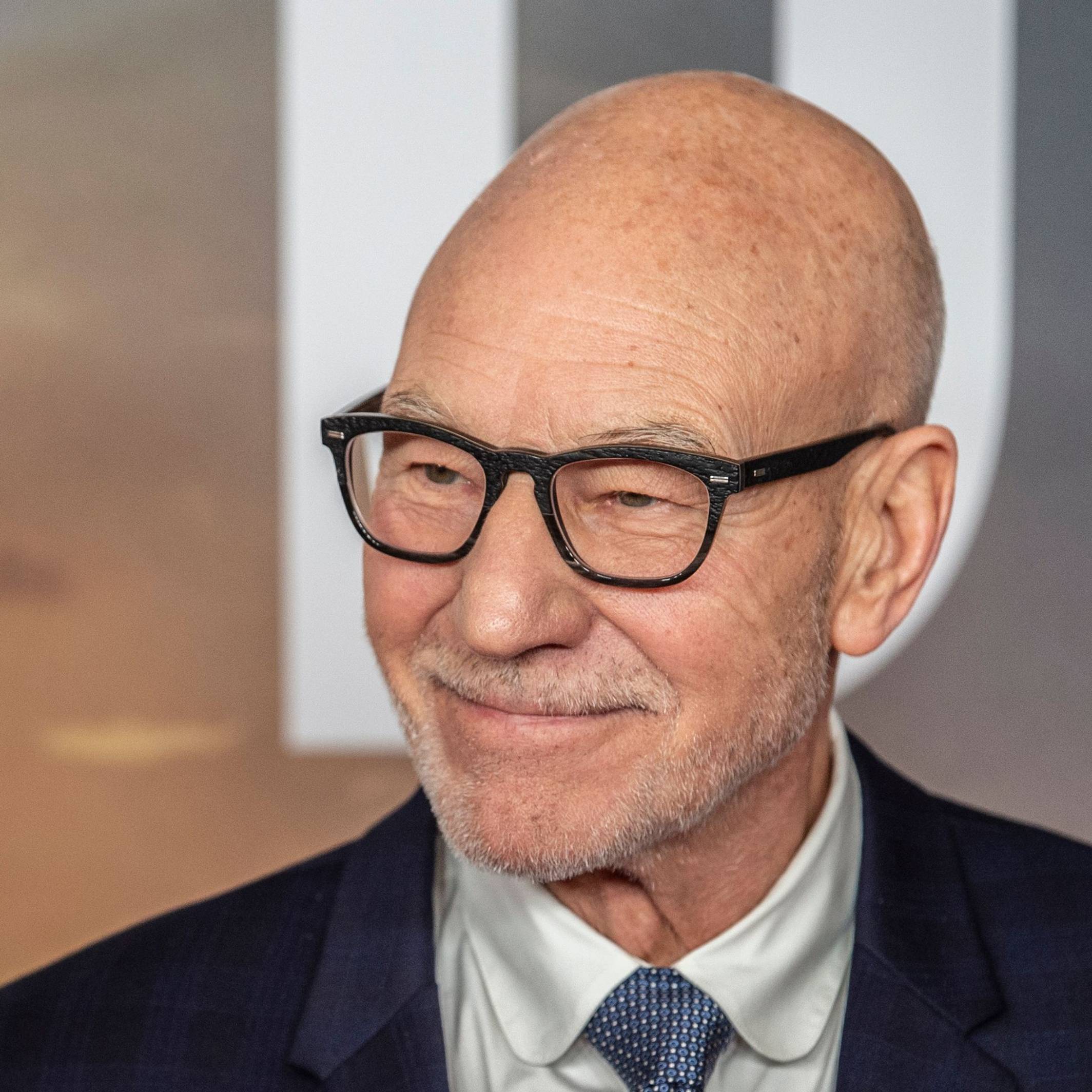 Patrick Stewart auf einer Veranstaltung.