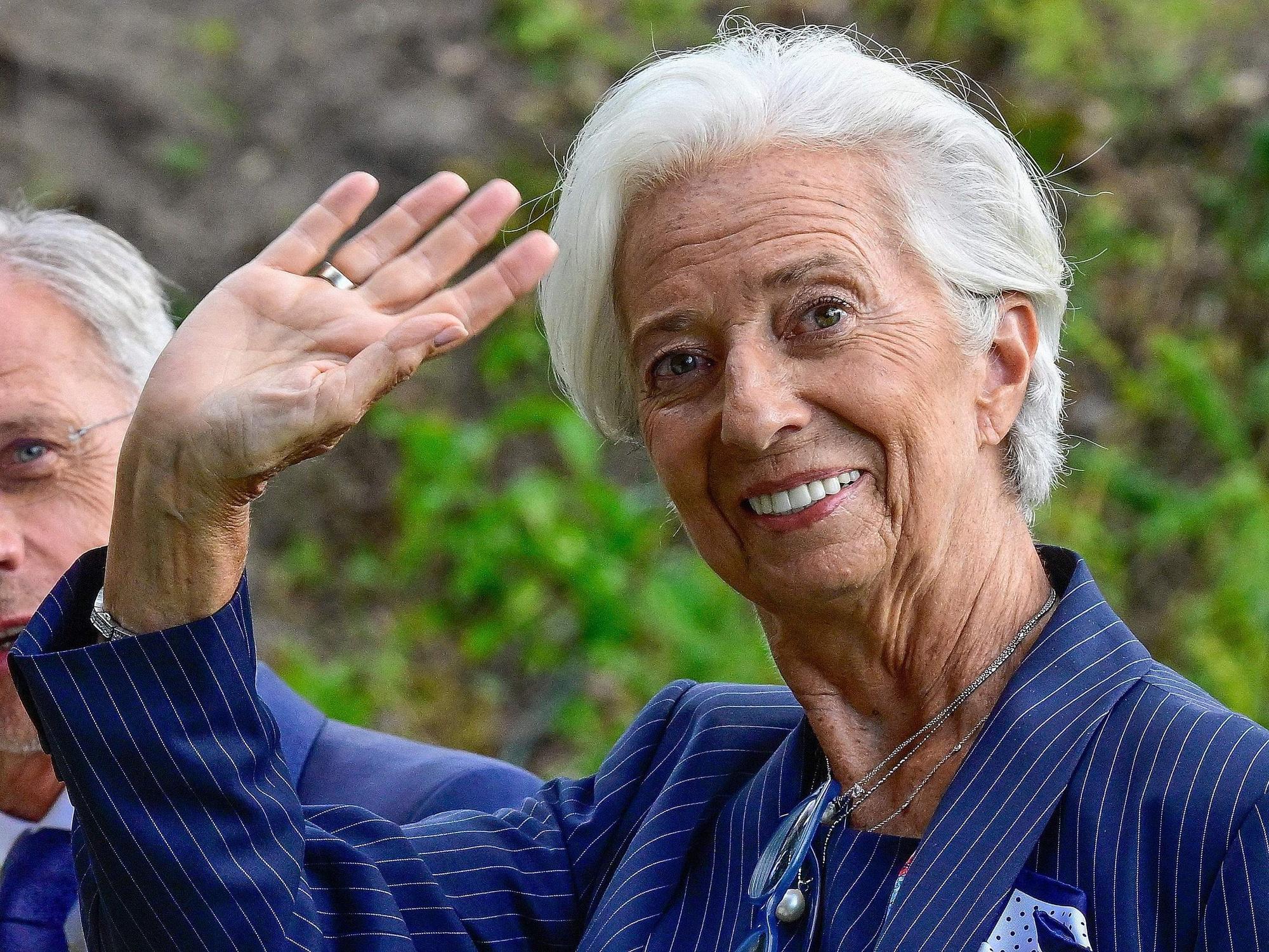 Christine Lagarde gibt ihr Amt als Präsidentin der Europäischen Zentranlbank (EZB) vorzeitig ab.