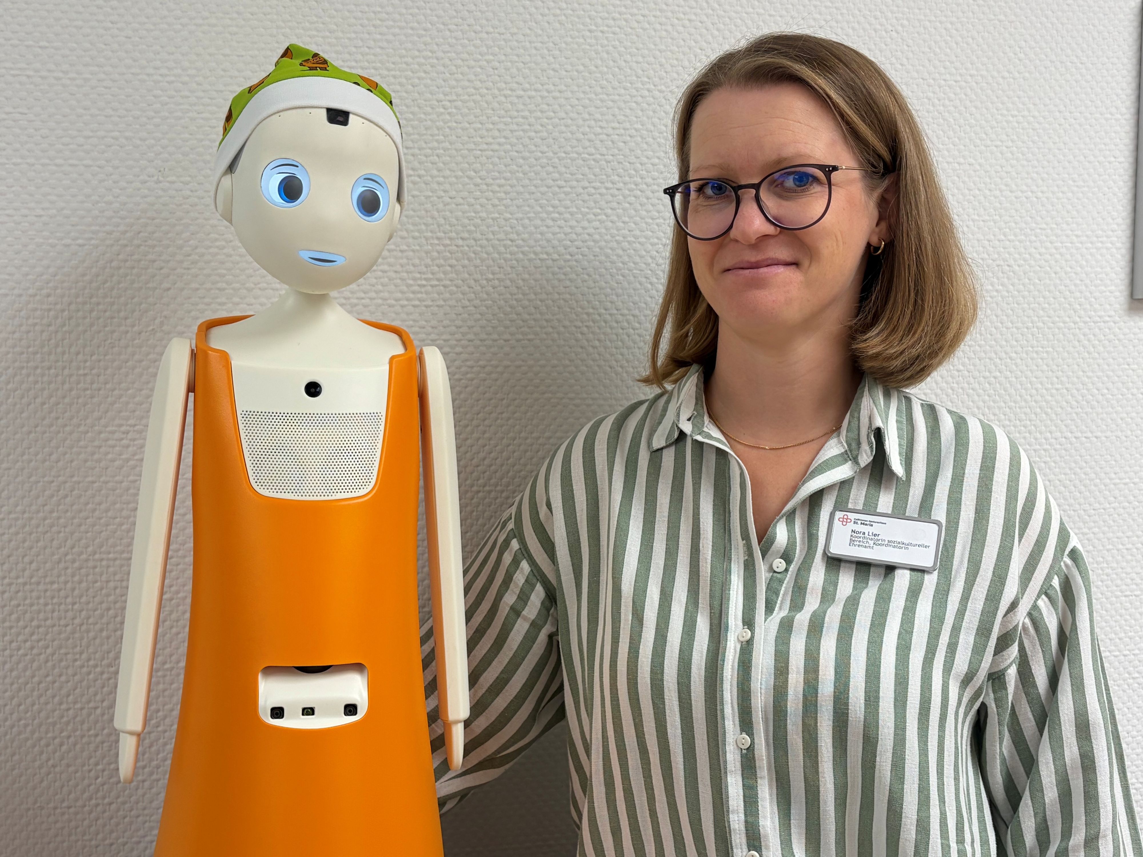 Celli mit Nora Lier, Koordinatorin interkultureller Bereich in St. Maria