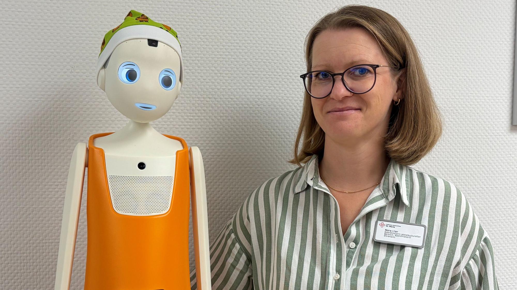 Celli mit Nora Lier, Koordinatorin interkultureller Bereich in St. Maria