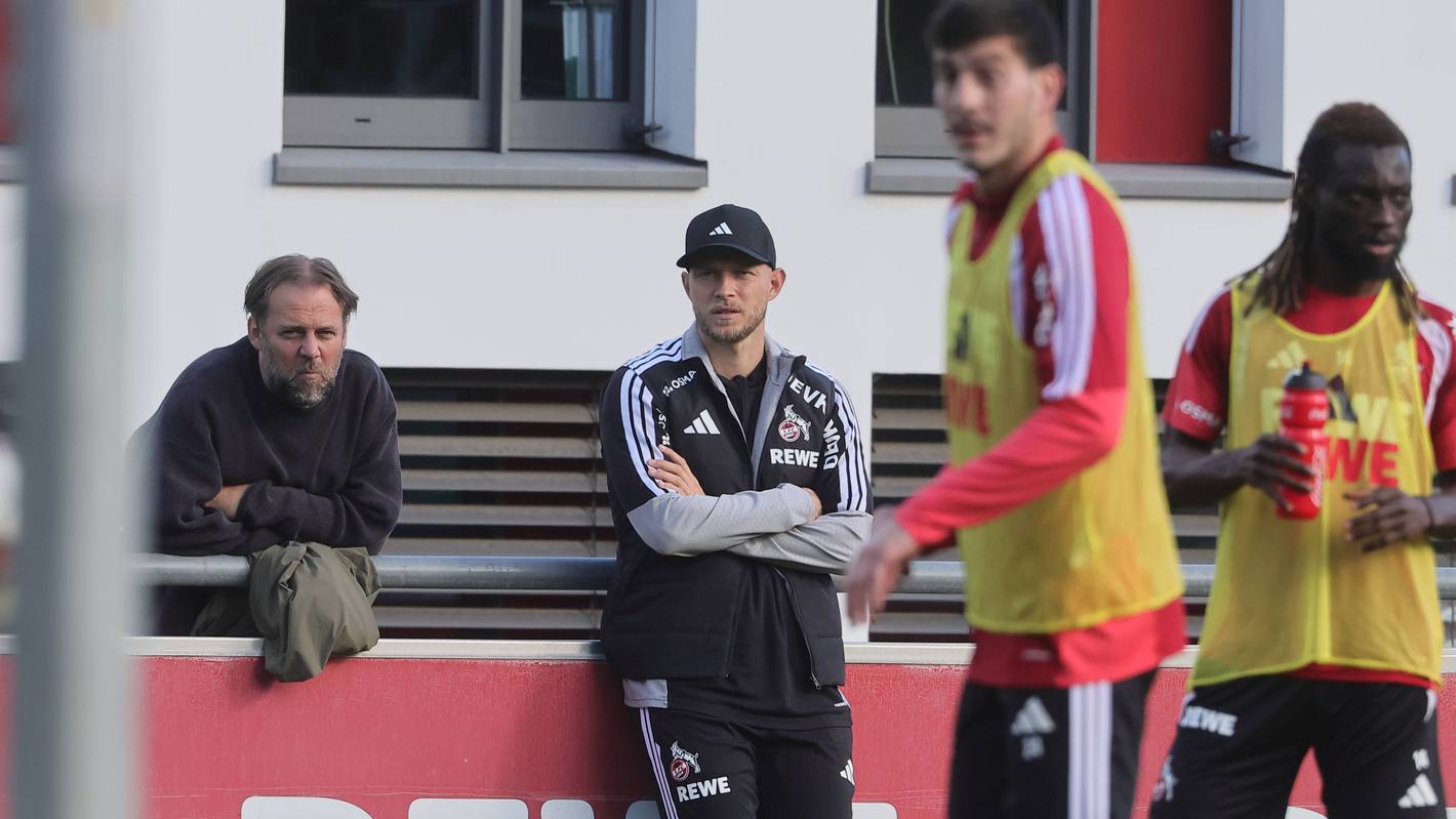 Kaderplaner Tim Steidten und Trainer René Wagner beim Training des 1. FC Köln.