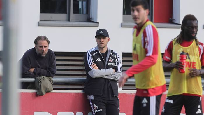Kaderplaner Tim Steidten und Trainer René Wagner beim Training des 1. FC Köln.