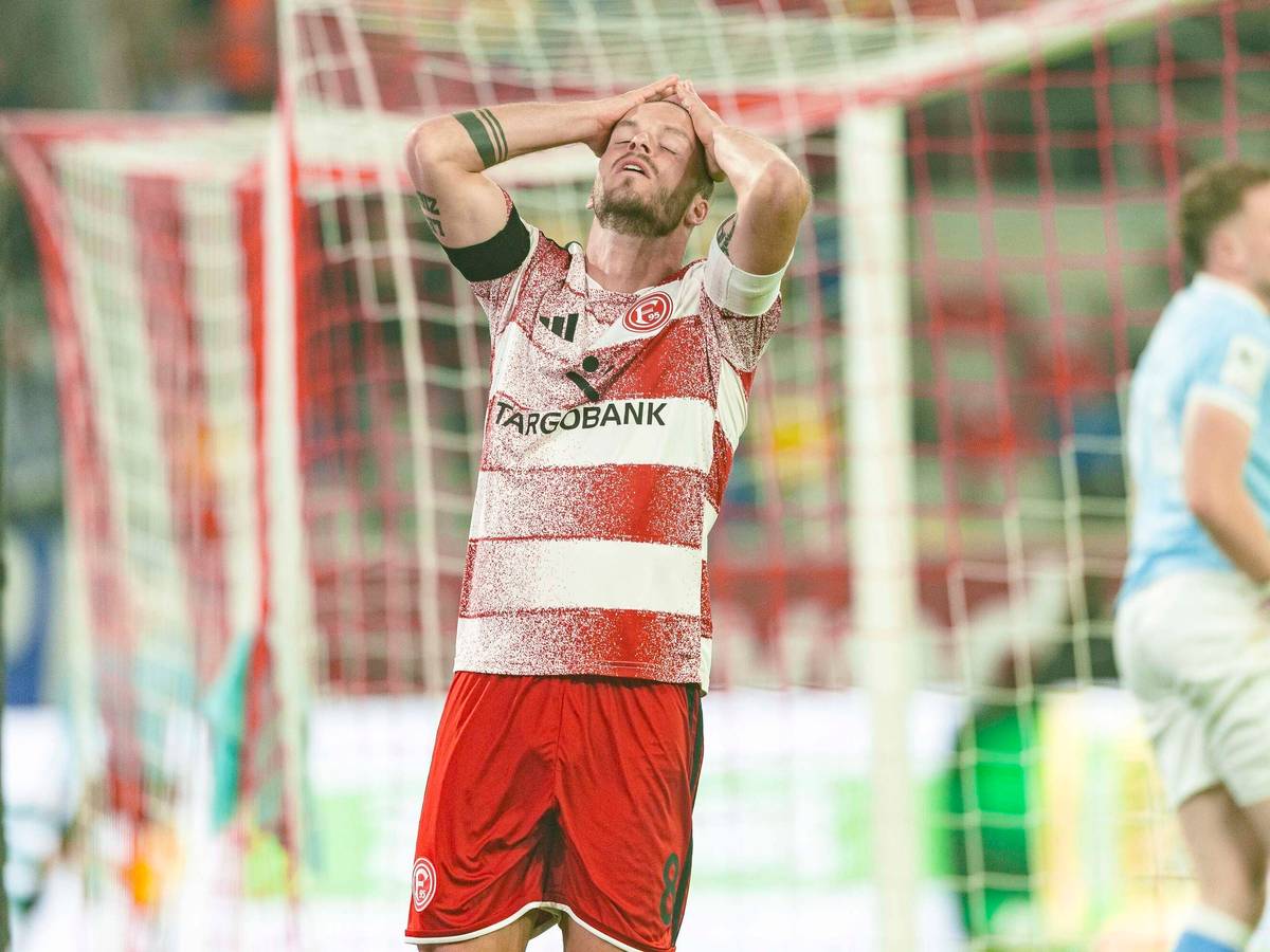 Jorrit Hendrix ärgert sich über eine vergebene Chance.