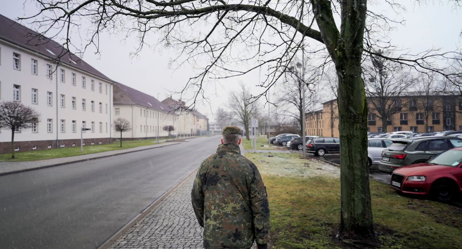 Roland hat mit den Folgen seiner Bundeswehreinsätze zu kämpfen. (Bild: Das Erste )