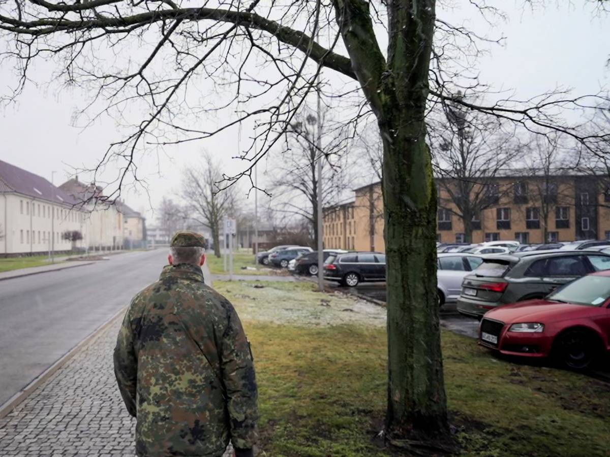 Roland hat mit den Folgen seiner Bundeswehreinsätze zu kämpfen. (Bild: Das Erste )