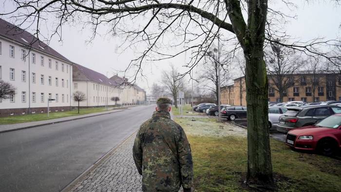 Roland hat mit den Folgen seiner Bundeswehreinsätze zu kämpfen. (Bild: Das Erste )