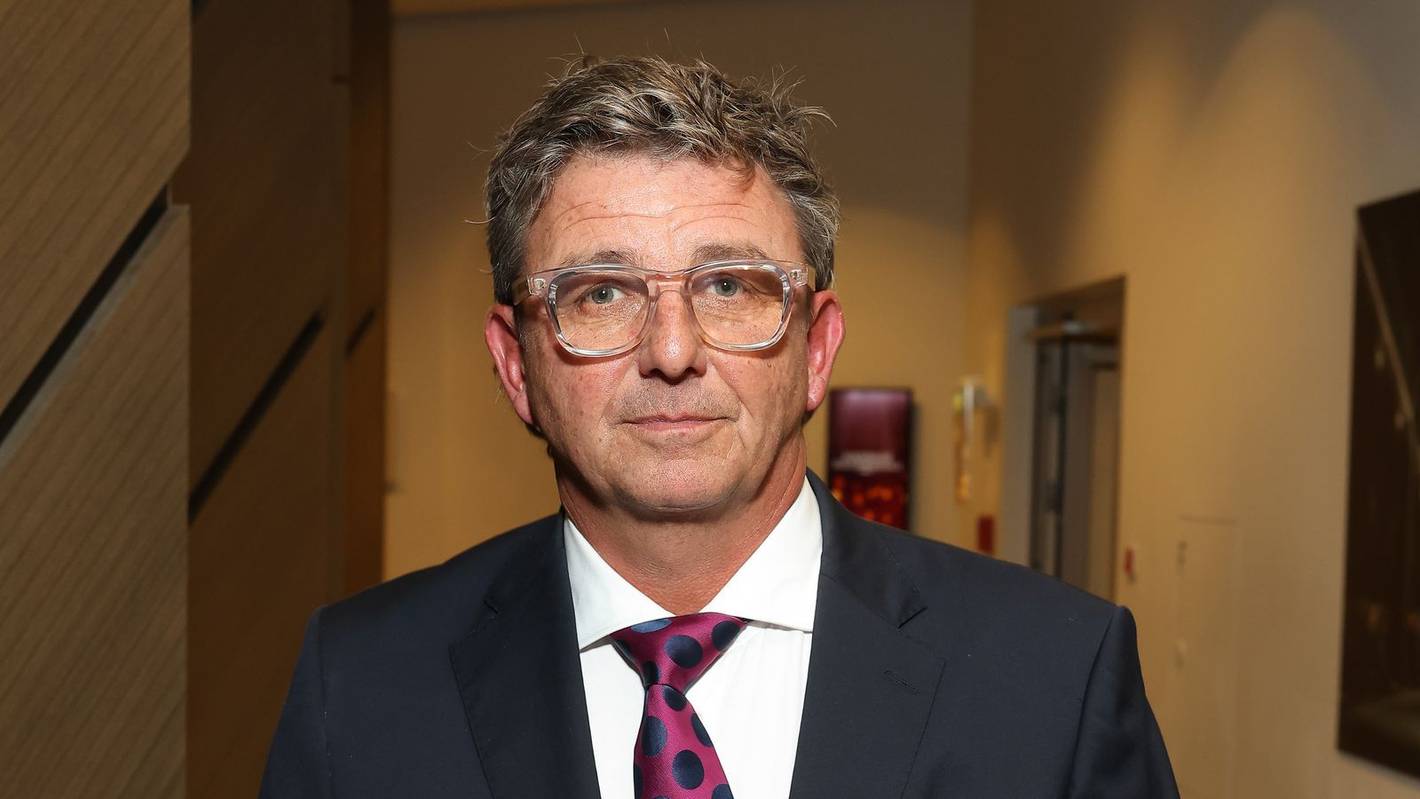 „Bergdoktor“-Star Hans Sigl hat in einem Interview über das schwierige Verhältnis zu seinen inzwischen verstorbenen Eltern gesprochen. (Bild: 2025 Getty Images/Gerald Matzka)