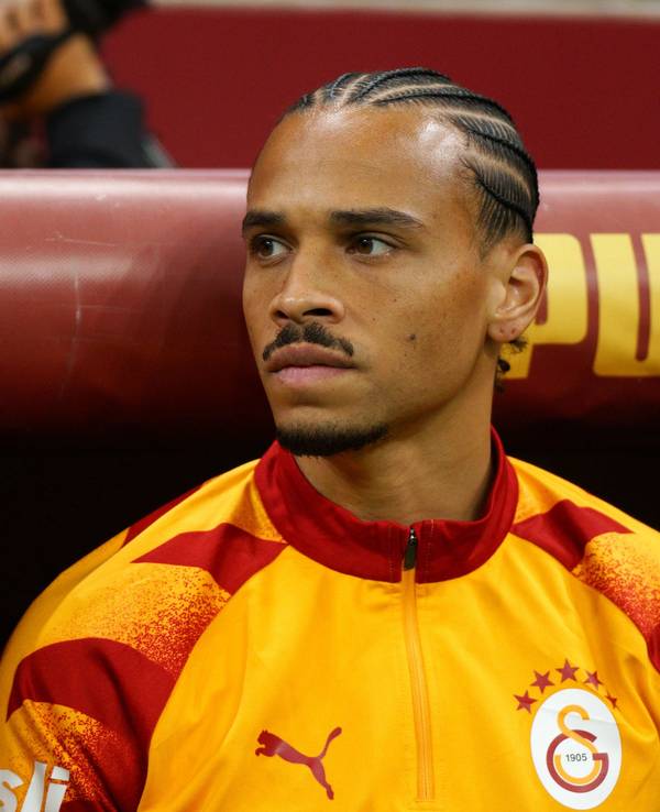 Bei Galatasaray sitzt Leroy Sané auf der Bank.